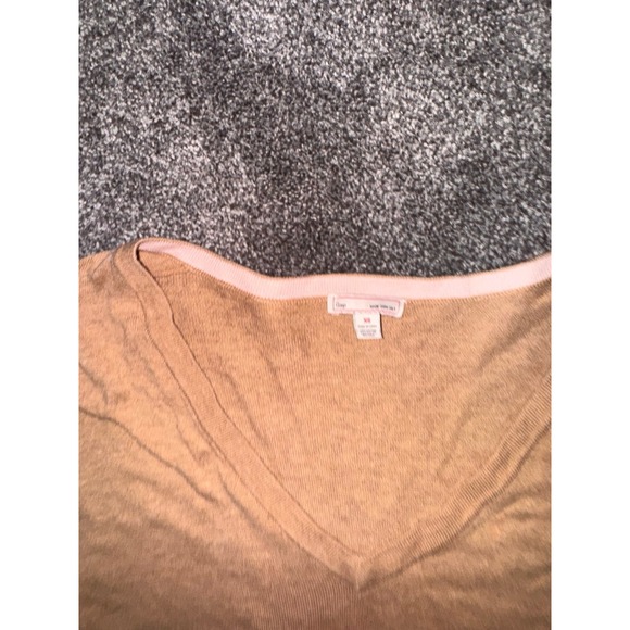 Gap Women's Tan Long Sleeve V-Neck Shirt - Picture 2 of 7